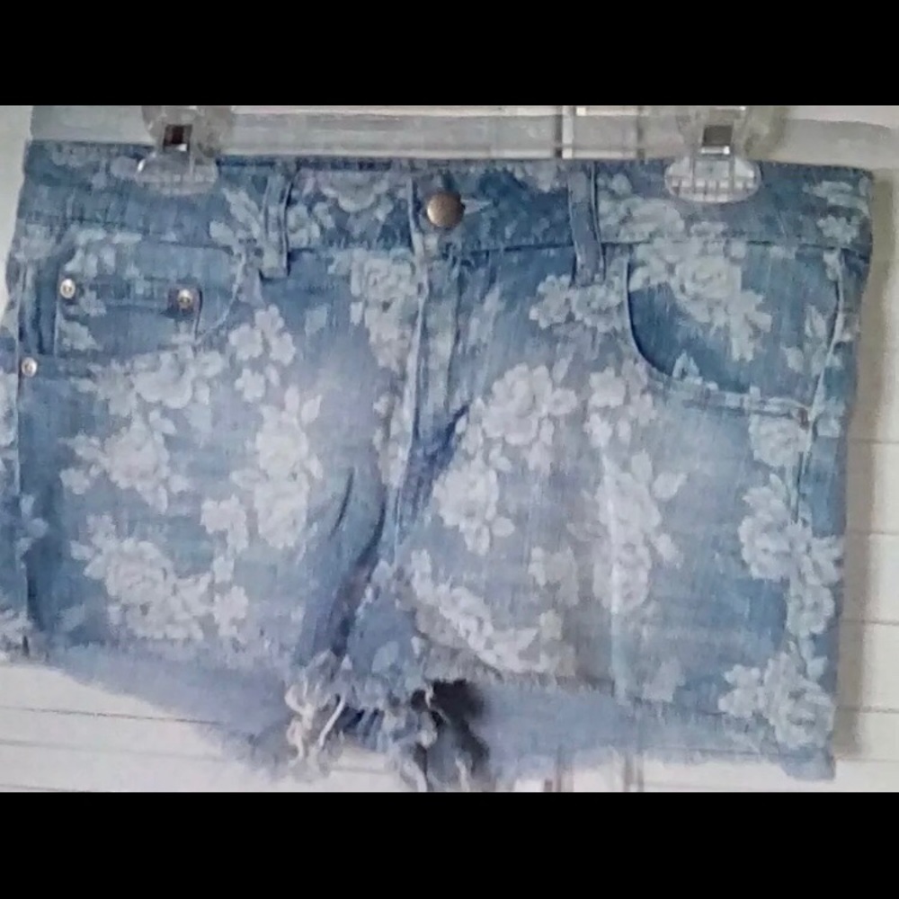 Forever 21 Jean Shorts Size 28